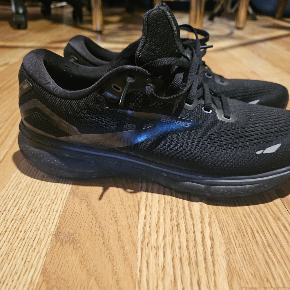 Brooks Men's Black Running Shoes
